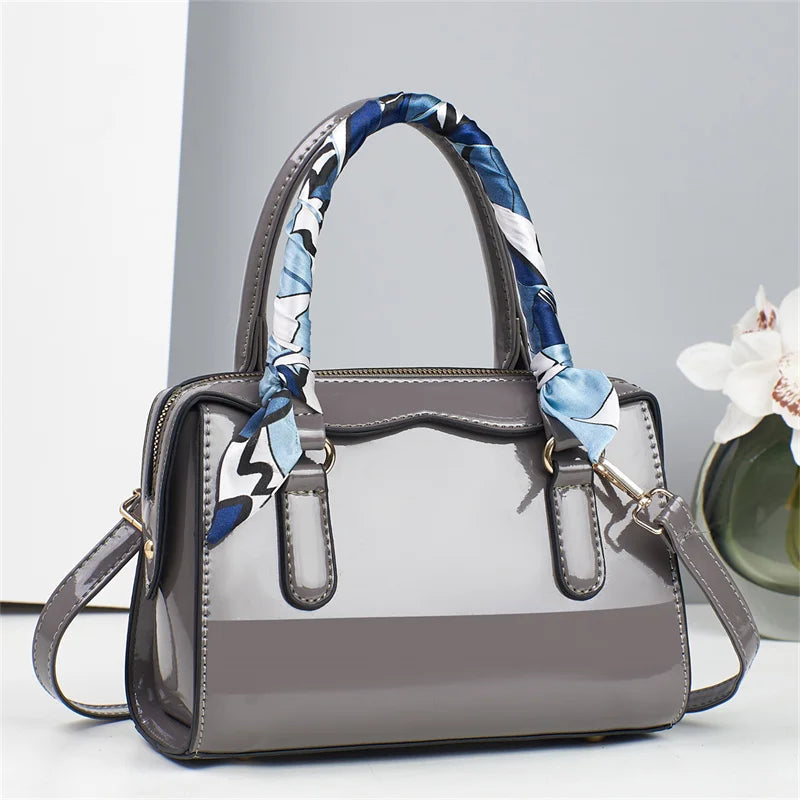 Custom Logo Large Capacity Crossbody New Fashionable Pendant Accessory Simple Shoulder Wholesale Luxury Tote Bag Woman Handbag