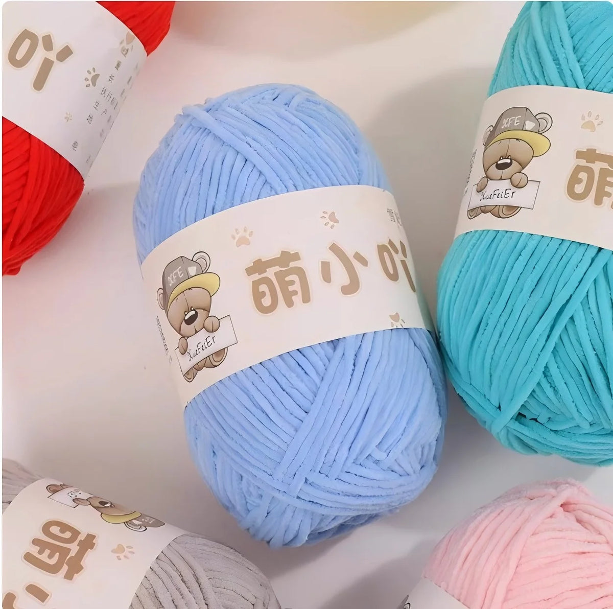 Factory Direct 100% Polyester Chenille Fancy Yarn Hand-Woven Knitting Yarn with Dyed Pattern