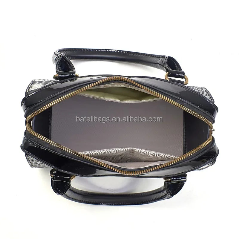 Custom Logo Large Capacity Crossbody New Fashionable Pendant Accessory Simple Shoulder Wholesale Luxury Tote Bag Woman Handbag