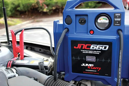 Jump-N-Carry JNC660 1700 Peak Amp Démarreur de saut 12 volts, bleu