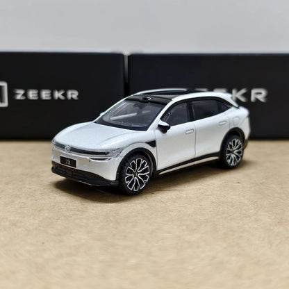 1:64 ZEEKR 7X SUV modèle de voiture en alliage moulé sous pression en métal Miniature échelle nouvelle énergie véhicule modèle de voiture Simulation Collection enfants jouet cadeau