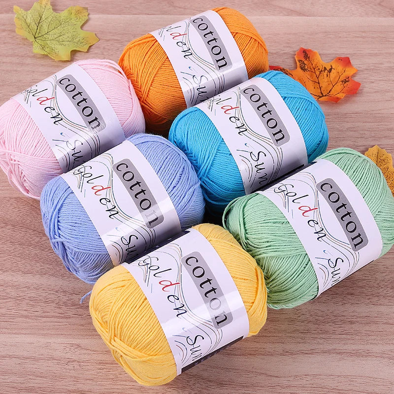 200 g de fil de coton pur 100 %, fil au crochet moyen-fin, fait à la main pour tricoter des pulls, des gilets, des chapeaux et des petites couvertures. Fil de coton moyen-fin, 1 pièce = 4 pièces = 200 grammes