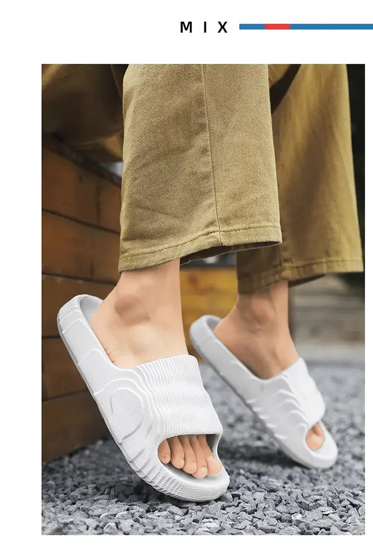 Sandales de plage solides pour hommes et femmes, pantoufles d'été antidérapantes, souples, unisexes, chaussures de luxe ultralégères pour l'extérieur