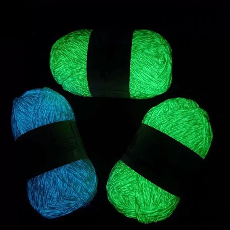 Fil fonctionnel en Polyester brillant dans la nuit, épais et lumineux, fil de coton, pull au Crochet, chapeau, écharpe, outils de tricot à la main, nouveauté