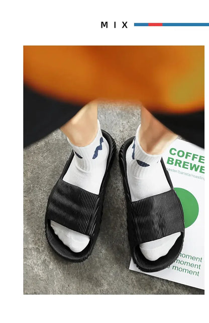 Sandales de plage solides pour hommes et femmes, pantoufles d'été antidérapantes, souples, unisexes, chaussures de luxe ultralégères pour l'extérieur