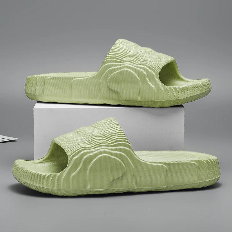 Sandales de plage solides pour hommes et femmes, pantoufles d'été antidérapantes, souples, unisexes, chaussures de luxe ultralégères pour l'extérieur
