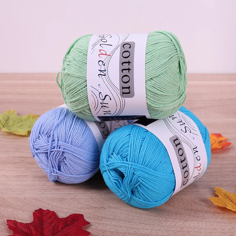 200 g de fil de coton pur 100 %, fil au crochet moyen-fin, fait à la main pour tricoter des pulls, des gilets, des chapeaux et des petites couvertures. Fil de coton moyen-fin, 1 pièce = 4 pièces = 200 grammes
