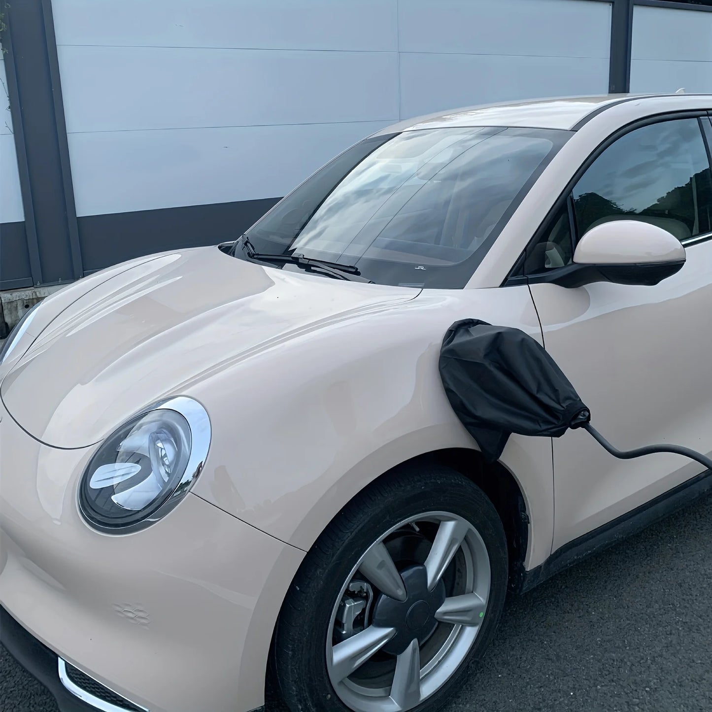Couvercle de port de chargeur EV magnétique – Durable, résistant aux intempéries, aux UV et à la neige, isolant thermique pour véhicules électriques