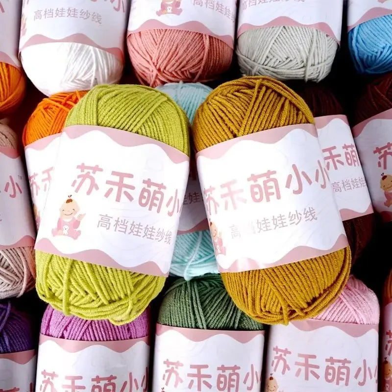 Pelote de Fil de Coton de Lait Peigné à 4 Brins, Laine Douce pour Crocheter et Tisser à la Main, 50g Chacun. 120M)