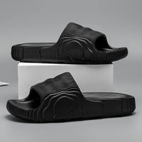 Sandales de plage solides pour hommes et femmes, pantoufles d'été antidérapantes, souples, unisexes, chaussures de luxe ultralégères pour l'extérieur