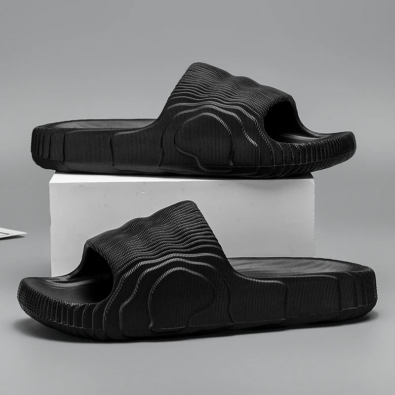 Sandales de plage solides pour hommes et femmes, pantoufles d'été antidérapantes, souples, unisexes, chaussures de luxe ultralégères pour l'extérieur