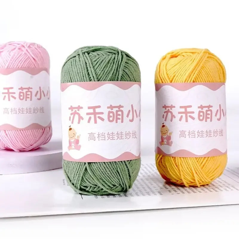 Pelote de Fil de Coton de Lait Peigné à 4 Brins, Laine Douce pour Crocheter et Tisser à la Main, 50g Chacun. 120M)