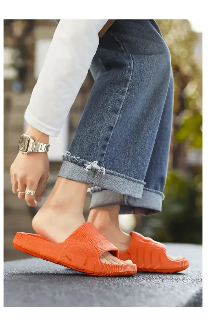 Sandales de plage solides pour hommes et femmes, pantoufles d'été antidérapantes, souples, unisexes, chaussures de luxe ultralégères pour l'extérieur
