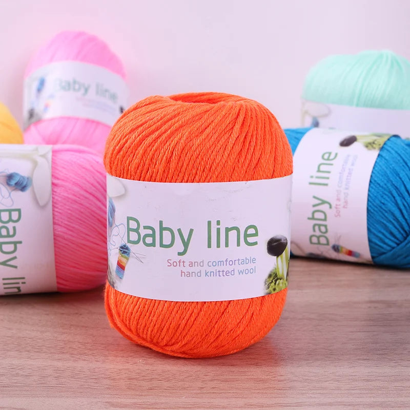 200 g 6 brins de boules de fil doux tricotées faites à la main d'épaisseur moyenne pour la fabrication de pulls, chapeaux, foulards, gants, chaussures en fil, boules de fil doux, 1 pièce = 4 boules = 200 grammes
