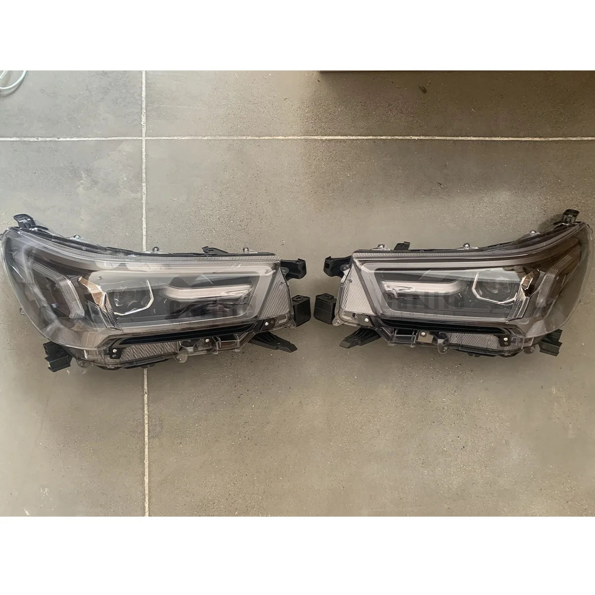 Pick-up 4X4 Hilux Auto phares adaptés à Toyota Hilux Revo Rocco 2016 2017 2018 2019 2020 2021 2022