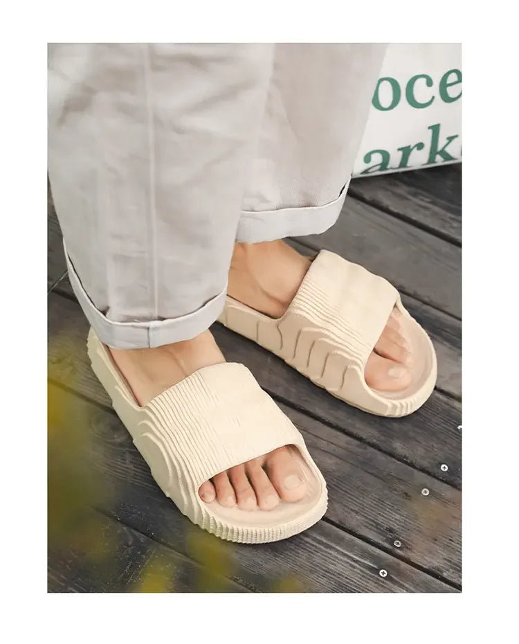 Sandales de plage solides pour hommes et femmes, pantoufles d'été antidérapantes, souples, unisexes, chaussures de luxe ultralégères pour l'extérieur