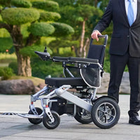 Fauteuil roulant pliable tout-terrain tout-terrain, télécommande, fauteuil roulant électrique de voyage en aluminium pour adultes handicapés